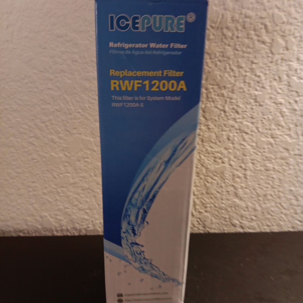NEW IN BOX Ice Pure Refrigerator Replacement Filter RWF1200A For LG Kenmore.